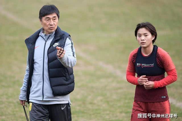 大连英博两连客 宋岳染红左右战局 损兵折将难求一胜